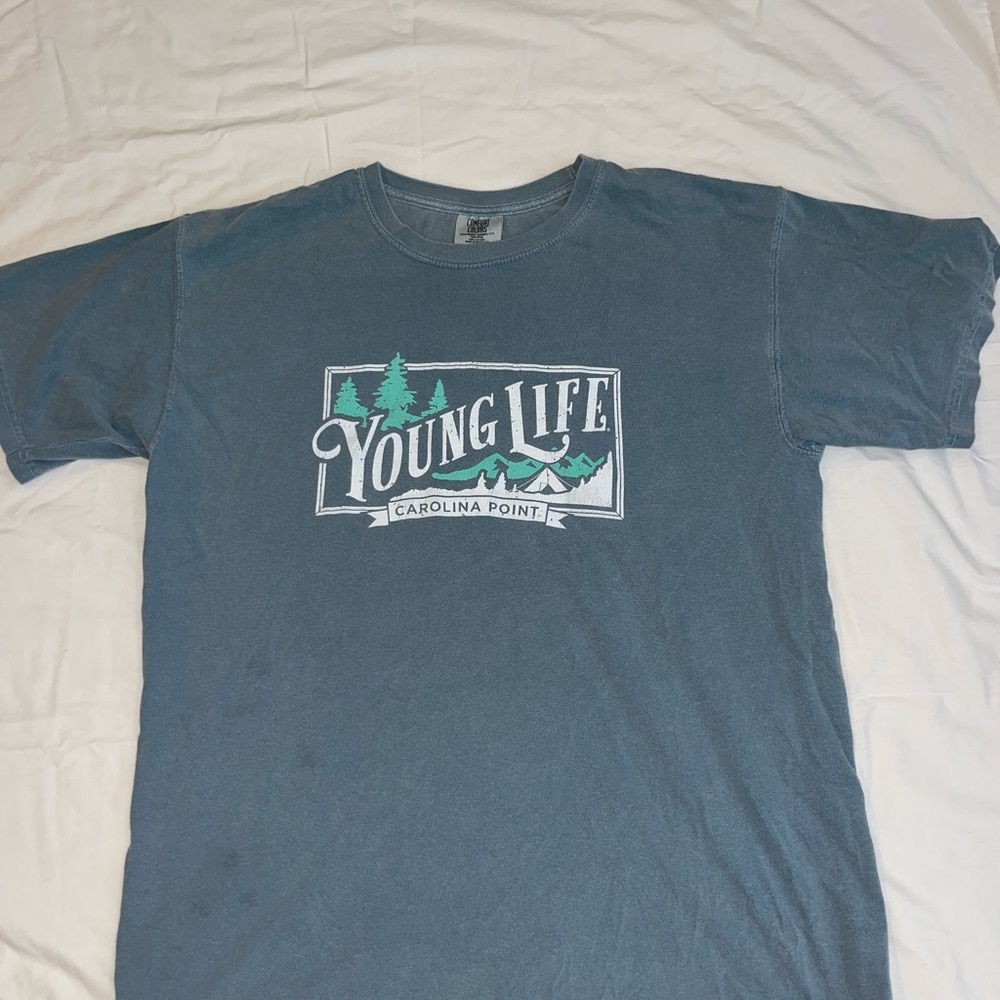bundle of 3 younglife t-shirts